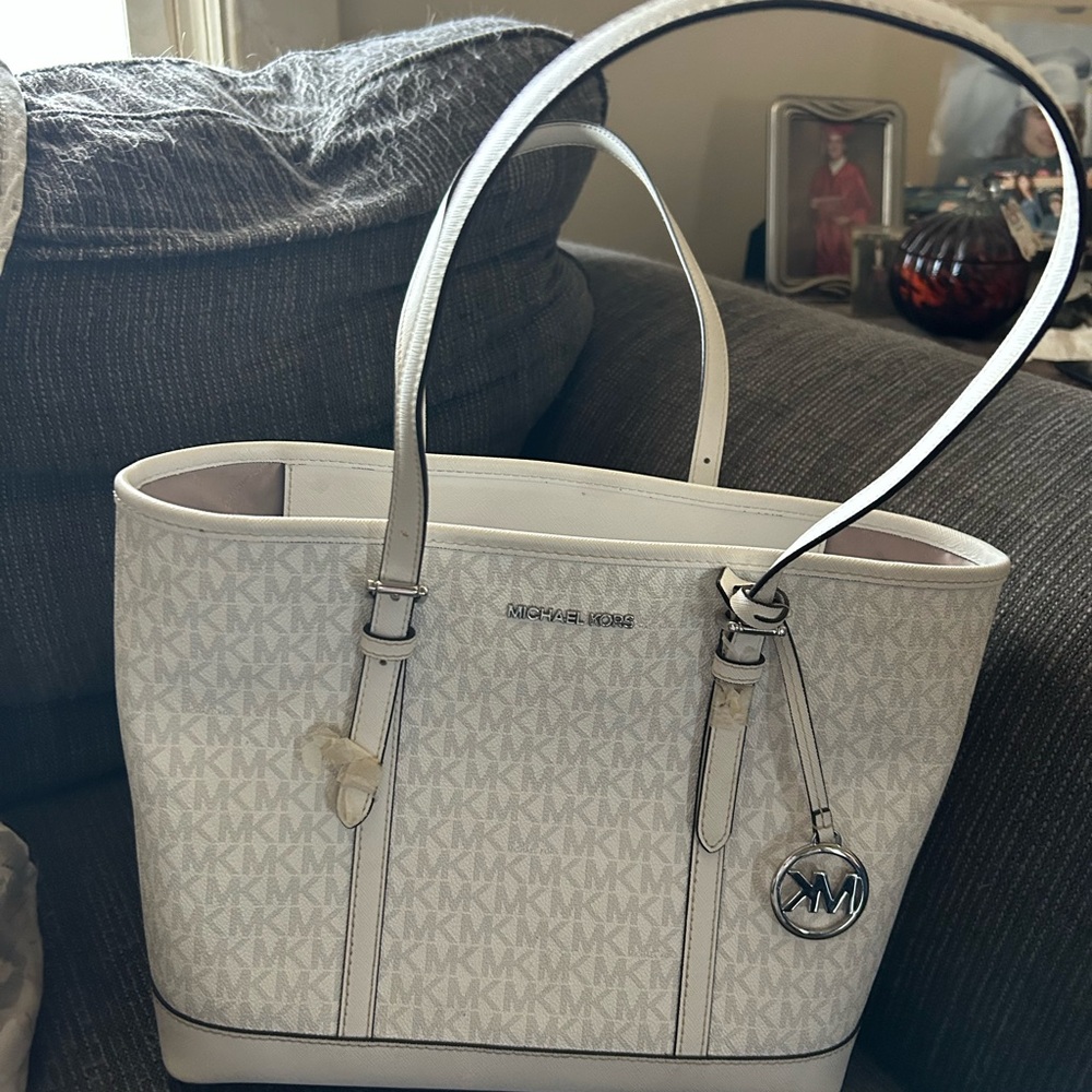 Michael Kors White Tote Bag-NEVER BEEN USED!